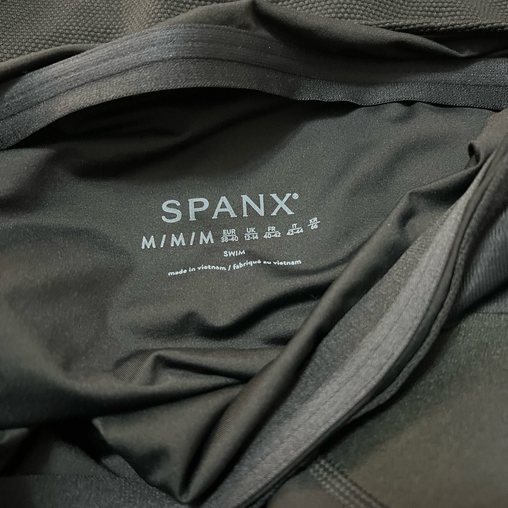 Spanx Pique Shaping Halter One-Piece Swimsuit, new with tags size medium - Picture 8 of 9